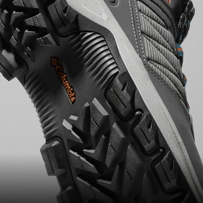 Omni-Grip™ utiliza compuestos y patrones de tacos especialmente diseñados para lograr tracción en todo tipo de terreno.