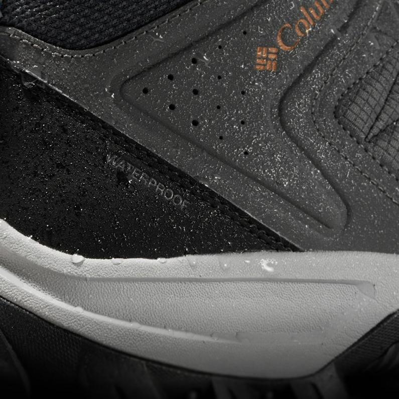 Omni-Tech™ es impermeable y transpirable, por lo que tus pies se mantienen secos pase lo que pase.